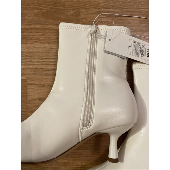 NEW A New Day Lonnie White Faux Leather Kitten Heel Ankle Boots Women Size 7 - Picture 8 of 16